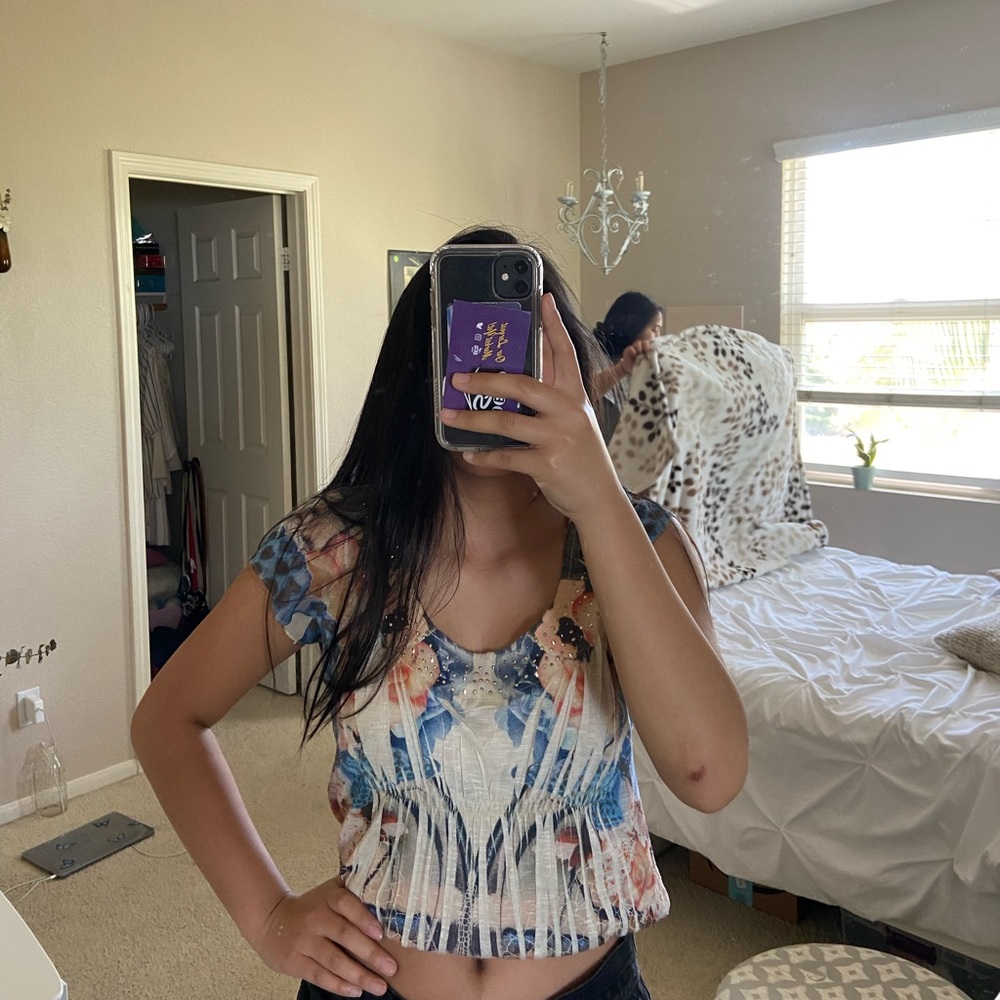 Super cute Y2K shirt